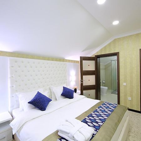 Premier Hotel Biskek Kültér fotó