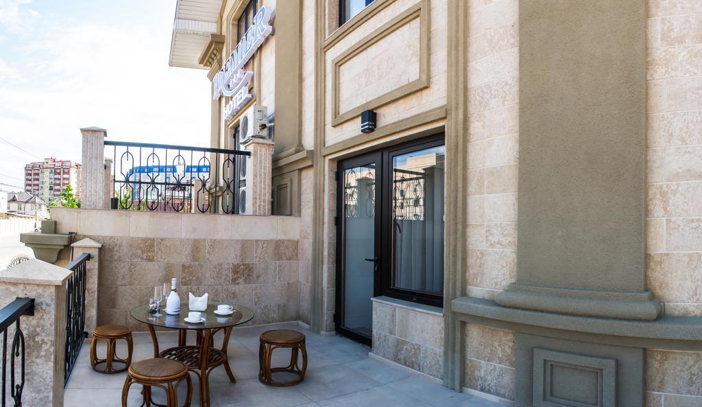 Premier Hotel Biskek Kültér fotó