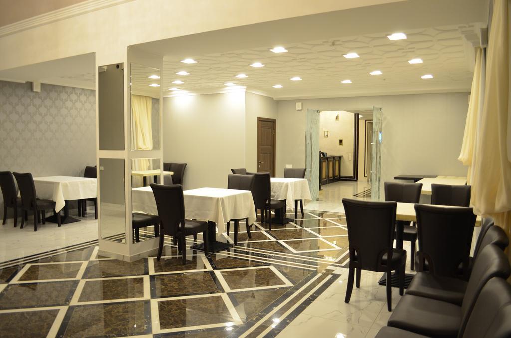 Premier Hotel Biskek Kültér fotó