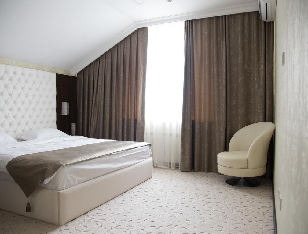 Premier Hotel Biskek Szoba fotó