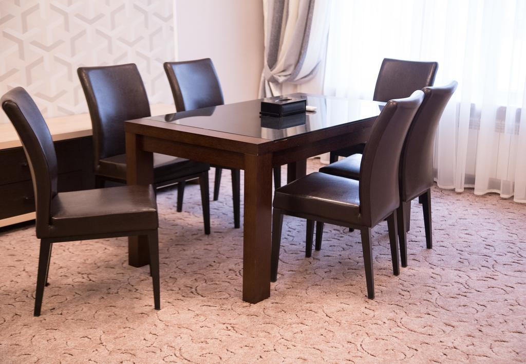 Premier Hotel Biskek Szoba fotó