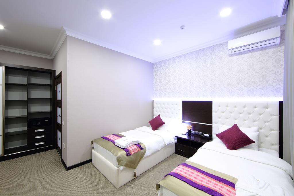 Premier Hotel Biskek Kültér fotó