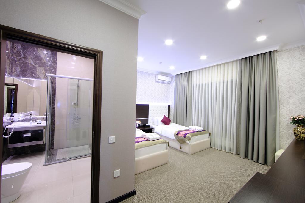 Premier Hotel Biskek Kültér fotó