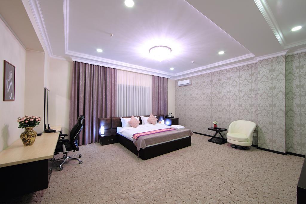 Premier Hotel Biskek Kültér fotó