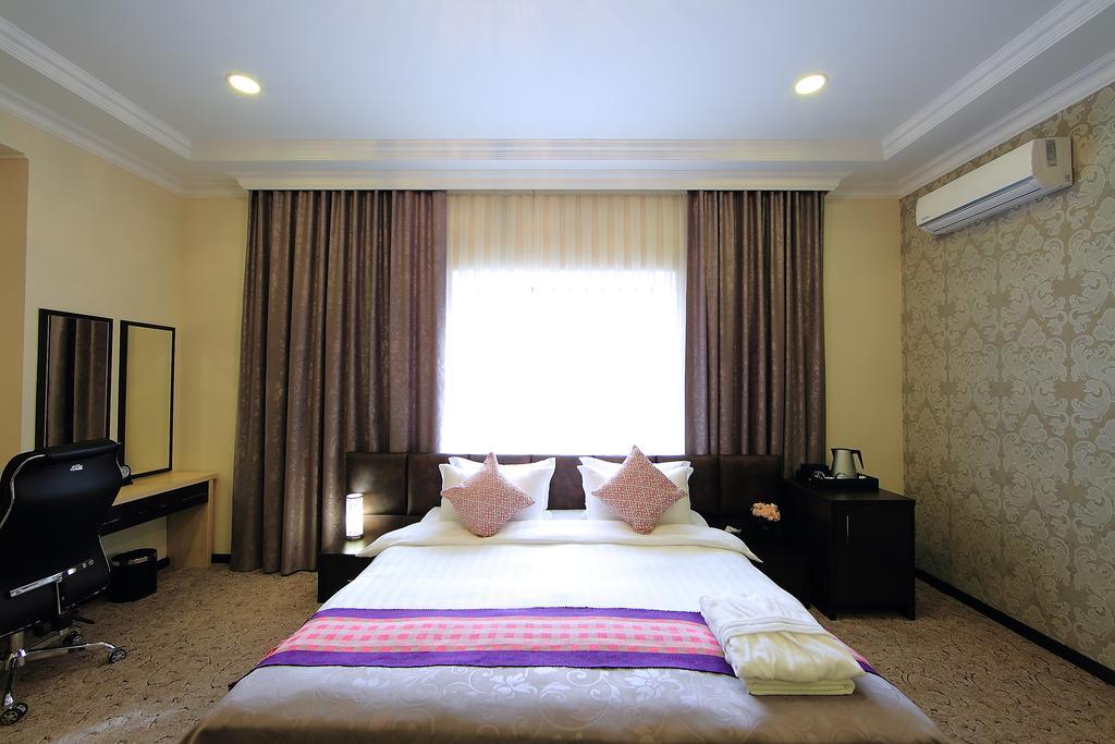 Premier Hotel Biskek Kültér fotó