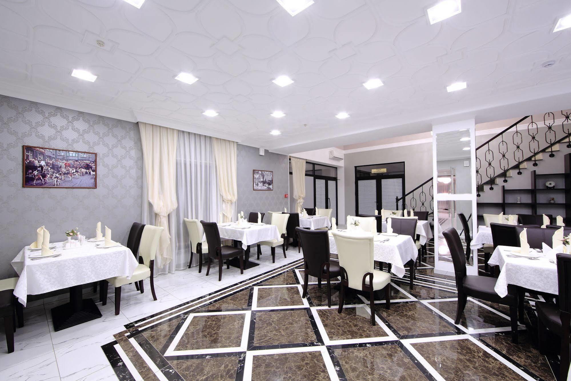 Premier Hotel Biskek Kültér fotó